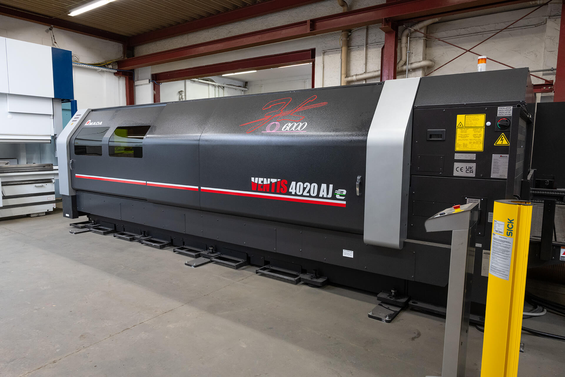 Laserschneidanlaeg der Schlosserei Schad GmbH aus Gundelsheim Böttingen and der B27, Umgebung Heilbronn